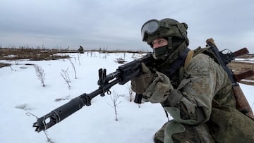 This handout video grab released by the Russian Defence Ministry on February 19, 2022, shows Russian paratroppers during a joint exercise of the armed forces of Russia and Belarus as part of an inspection of the Union State's Response Force, at the
