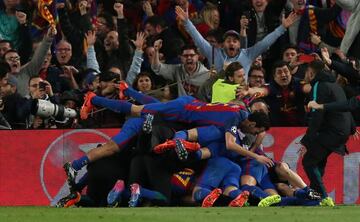 Barcelona's players celebrate Sergi Roberto's last-gasp winner on Wednesday night.
