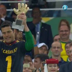 Mourinho a Julio César: "Con un brazo paras más que Casillas"