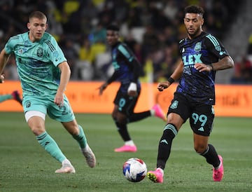 Los Angeles FC forward Denis Bouanga (99)