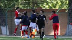 El jugador de Union La Calera Patricio Vidal, izquierda, celebra su gol contra Universidad de Concepcion durante el partido de primera division en el estadio Municipal de Yumbel.