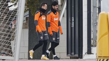 Cheryshev y Guedes, en Paterna.