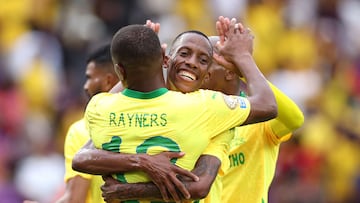 ORLANDO, FLORIDA - JUNE 17: Iqraam Rayners #13 of Mamelodi Sundowns FC celebrates with teammates scoring his team's first goal which was later disallowed due to a handball during the FIFA Club World Cup 2025 group F match between Ulsan HD FC and Mamelodi Sundowns FC at Inter&Co Stadium on June 17, 2025 in Orlando, Florida. Megan Briggs/Getty Images/AFP (Photo by Megan Briggs / GETTY IMAGES NORTH AMERICA / Getty Images via AFP)