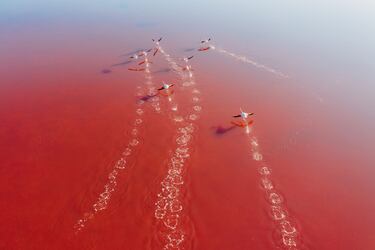 Coloridos campos de sal y lagos minerales se encuentran alrededor de la costa del Algarve en el sur de Portugal y en el sur de España.