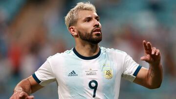 PORTO ALEGRE, BRAZIL - JUNE 23: Sergio Agüero of Argentina celebrates after scoring the second goal of his team during the Copa America Brazil 2019 group B match between Qatar and Argentina at Arena do Gremio on June 23, 2019 in Porto Alegre, Brazil. (Photo by Alessandra Cabral/Getty Images)