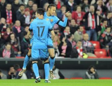 0-2. Neymar celebró el segundo tanto.