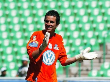 Ricardo Ferriño formó parte de las fuerzas básicas del Puebla por varios años, en donde se topó con el ‘Chelís’, sin embargo, nunca debutó con el primer equipo. En el Ascenso MX vistió la camiseta de los Murciélagos FC y de los Venados de Yucatán.