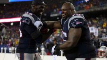 Vince Wilfork, a la derecha, celebra el pase a la Superbowl.