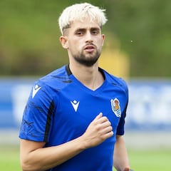Comienza la operación renovación de Januzaj