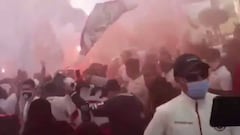 La afición de Universitario incumple todas las reglas y deja este banderazo para el olvido