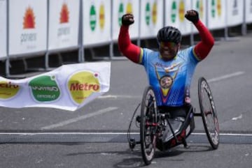 El etiope Tadesse Tola fue el vencedor en los hombres y la keniata Purity Rionoripio en la rama femenina. Diego Colorado y Ángela Figueroa, los mejores de Colombia.