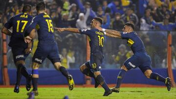 Soccer - Copa Libertadores - Group Stage - Group G - Boca Juniors v Athletico Paranaense - Alberto J. Armando Stadium, Buenos Aires, Argentina - May 9, 2019 Boca Juniors' Carlos Tevez celebrates scoring their second goal with team mates REUTERS/Javier Garcia Toledo NO RESALES. NO ARCHIVES