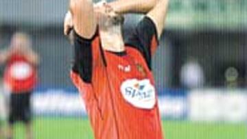 <B>HACE AGUAS</B>. El Mallorca encajó cuatro tantos en la visita del Celta a Son Moix.