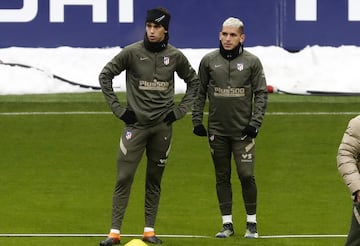 João Félix y Lucas Torreira. 