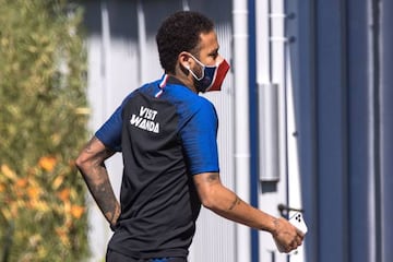 Paris Saint Germain player Neymar Jr wearing a face mask arrives at a training session at the Camp des Loges sports complex near Paris, France, 25 June 2020.