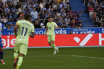 Condujo Raphinha, filtró un pase raso en diagonal, encontrando el desmarque de Lewandowski, que marcó a placer ante Sivera. Se repiten los protagonistas del 0-1 para el 0-2 del Barcelona.