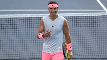 El tenista espa&ntilde;ol Rafael Nadal participa en un encuentro de exhibici&oacute;n en el marco del Abierto de Acapulco.