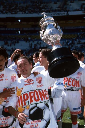 Necaxa
⋆ 1994-95
⋆ 1995-96
⋆ Invierno 1998