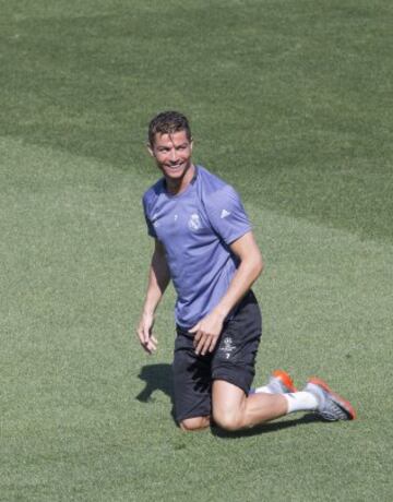 Risas y buen rollo en el entrenamiento del Real Madrid