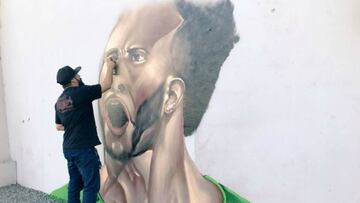 León oficiliaza la llegada de Giles Barnes con reggae y grafiti