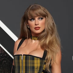 From Taylor Swift to Billy Joel: These are some of the greatest World Series game 3 national anthem performances