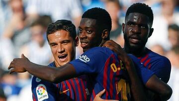 GRAF3658. SAN SEBASTIÁN, 15/09/2018.- Los jugadores del F.C Barcelona celebran el gol conseguido por el francés Ousmane Dembele (c), ante la Real Sociedad, durante el partido de la cuarta jornada de la Liga Santander de fútbol disputa