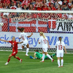 Padilla, la malagueña que hace historia con Polonia