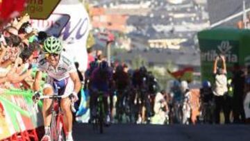 <b>ESPECTACULAR. </b>Purito se destaca sobre sus rivales en las durísimas rampas del final de etapa.