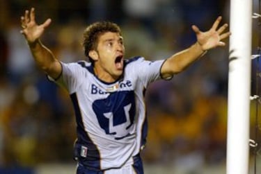 Diego Alonso; uno de los candidatos más avanzados para tomar Pumas