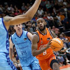 Montero se viste de héroe