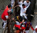 Rápido encierro de los toros de Jandilla en San Fermín