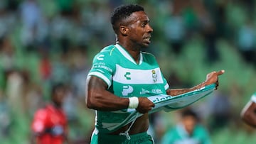 Cristian Dajome celebrates his goal 1-0 of Santos during the 10th round match between Santos and Tijuana as part of the Liga BBVA MX, Torneo Apertura 2025 at TSM Corona Stadium, on September 24, 2025 in Torreon, Coahuila, Mexico.