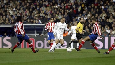 Los aficionados aún estaban acomodándose en sus butacas cuando Ronaldo recibió el balón en tres cuartos de campo y decidió hacer el primero del encuentro. El brasileño batió al Mono Burgos con una sútil vaselina a los 14 segundos de partido en la temporada 2003/2004. Precisamente, uno de los jugadores que el "Fenómeno" dejó atrás en la jugada fue al propio Diego Pablo Simeone