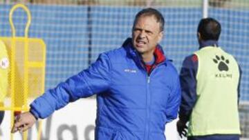 Joaqu&iacute;n Caparr&oacute;s, entrenador del Levante.