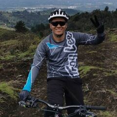 Juanfer Quintero se prepara en las montañas de Colombia