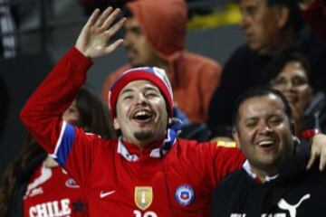 Futbol, Chile v Jamaica.
Partido amistoso 2016.
Hinchas de la seleccion chilena alientan, antes del partido con Jamaica en el estadio Sausalito de ViÃ±a del Mar, Chile.
27/05/2016
Marcelo Hernandez/Photosport**********

Football, Chile v Jamaica.
Chile's fans cheer before the game against Jamaica for friendly football match held at the Sausalito stadium in Vina del Mar, Chile.
27/05/2016
Marcelo Hernandez/Photosport