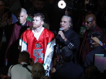 El boxeador mexicano, Canelo ?lvarez, se llev¨® la victoria por decisi¨®n un¨¢nime despu¨¦s de arrollar a Gennady Golovkin durante todo el encuentro.