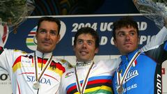 Tras 86 ediciones de los Mundiales de Ciclismo, no hay un único rey que mire al resto desde lo más alto, sino que hasta cinco ciclistas gozan de ese honor: Alfredo Binda (primer arcoíris de la historia), Eddy Merckx, Rik Van Steenbergen, Peter Sagan y el español Óscar Freire. Todos ellos portaron el maillot arcoíris en tres ocasiones. De los corredores en activo, sólo el eslovaco Sagan tiene a tiro conseguir el cuarto oro mundial.