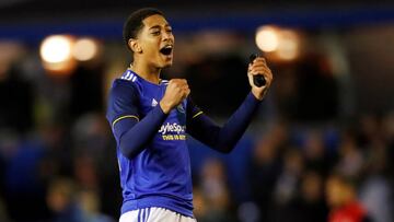 El centrocampista inglés de 16 años del Birmingham, Jude Bellingham, durante un partido.