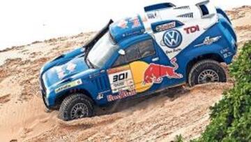 <b>MUCHA ARENA. </b>Sainz intentará superar las dificultades de la carrera al volante de su Touareg.