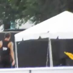 Neymar abandonó así el entrenamiento: ¡tiró el peto y dio un patadón a un balón!