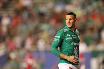 Otro delantero argentino que ya demostró sus cualidades en el futbol mexicano. Lo hizo con Lobos BUAP, un equipo que peleaba por mantener la categoría, así que, con una escuadra mejor armada al ataque, se esperan más goles de "Leo".