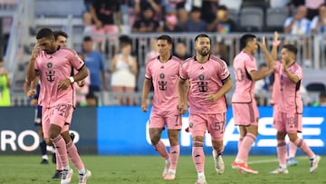 FORT LAUDERDALE, FLORIDA - AUGUST 24: Marcelo Weigandt #57 , Mat�as Rojas #7, and Yannick Bright #42 of Inter Miami celebrate a goal by Luis Su�rez #9 against the FC Cincinnati during the first half at Chase Stadium on August 24, 2024 in Fort Lauderdale, Florida. Carmen Mandato/Getty Images/AFP (Photo by Carmen Mandato / GETTY IMAGES NORTH AMERICA / Getty Images via AFP)