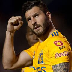 Gignac se luce con golazo y triplete frente a Pumas