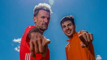 Chema Martínez y Yago Rojo posan para AS en el CAR de Madrid.