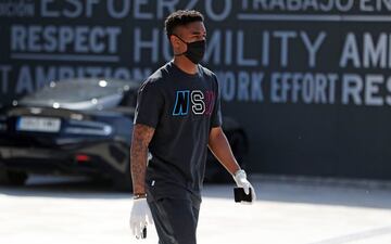 Junior Firpo realizando las pruebas médicas en la Ciudad Deportiva. 