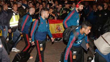 Los jugadores de la Selección, a su llegada a Málaga.