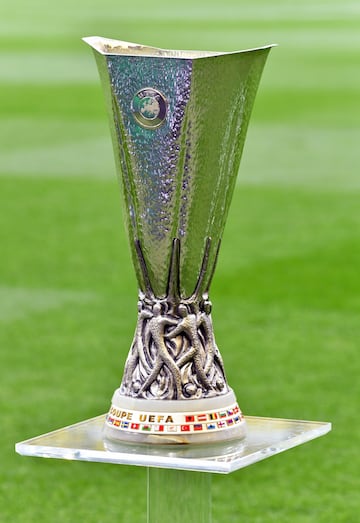 El trofeo de la Europa League.