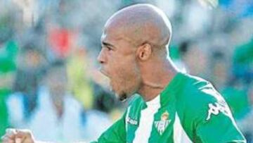 <b>LÍDER. </b>Marcos Assunçao es uno de los hombres más veteranos de la plantilla del Betis.