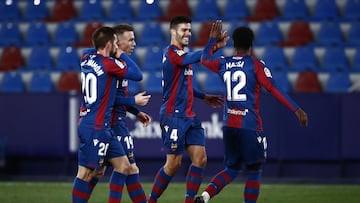 Morales golpea dos veces